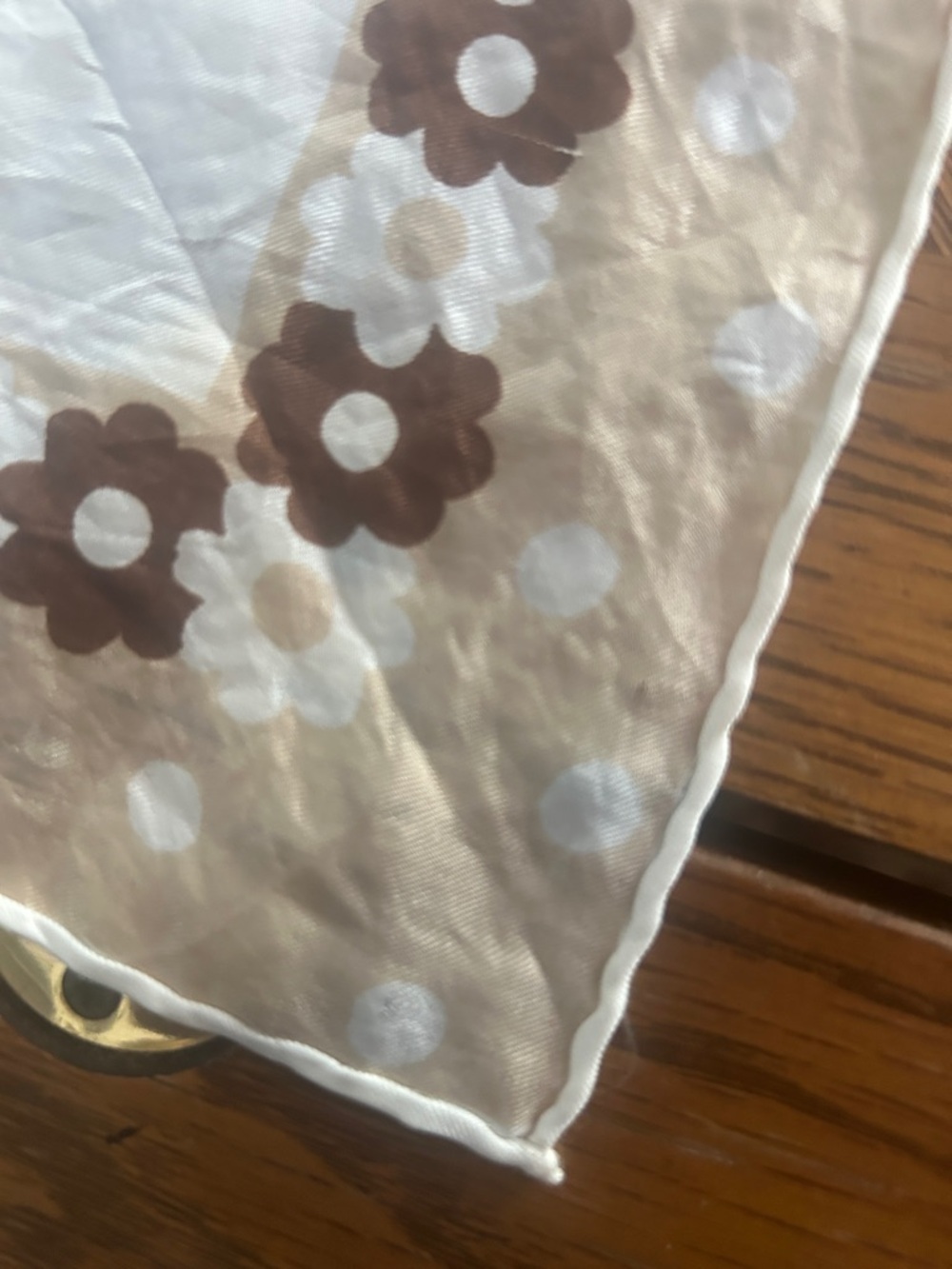 Vintage Daisy Square Scarf - Picture 2 of 10